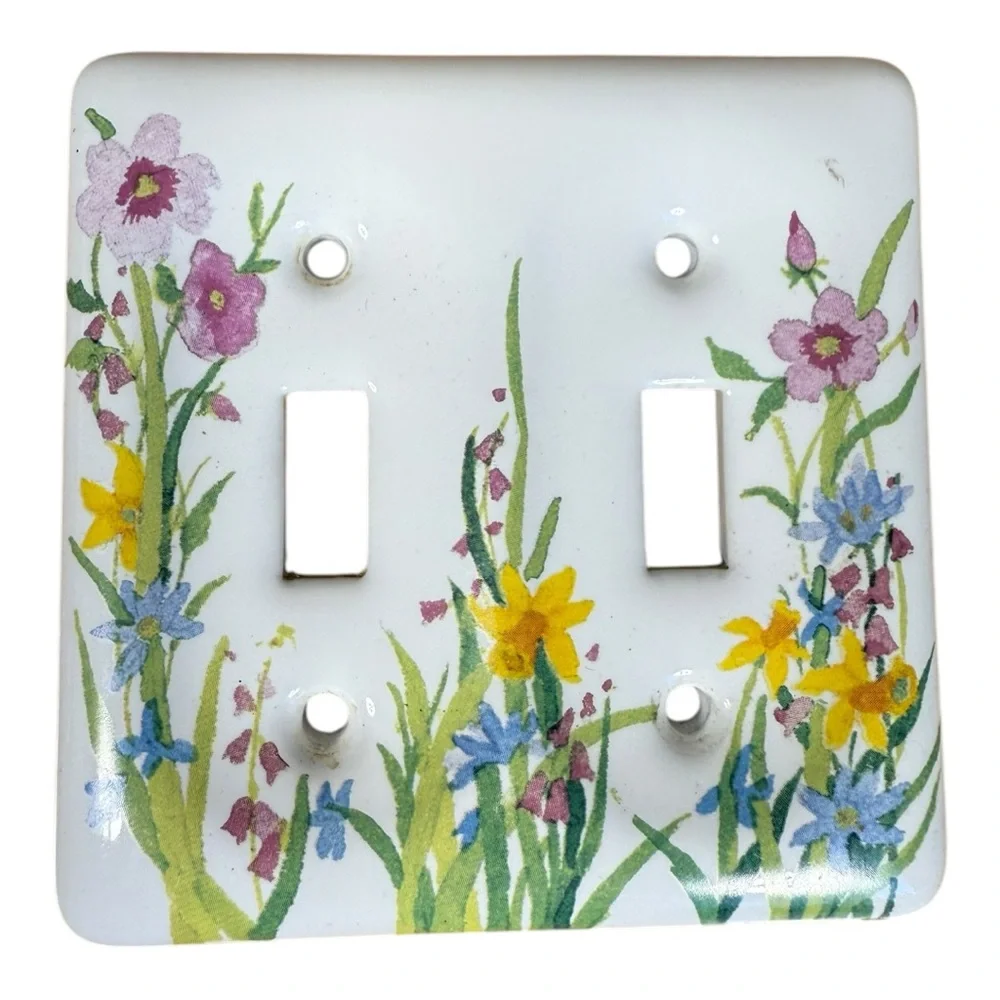 Pink and White Floral Light Switch‎ Plate